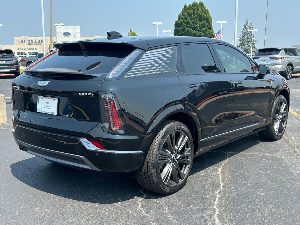 Cadillac OPTIQ Vehicle Full-screen Gallery Image 5