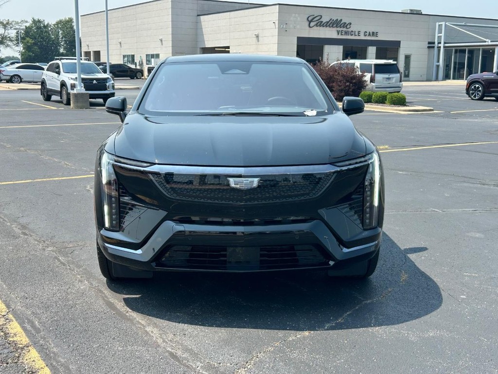 Cadillac OPTIQ Vehicle Full-screen Gallery Image 8