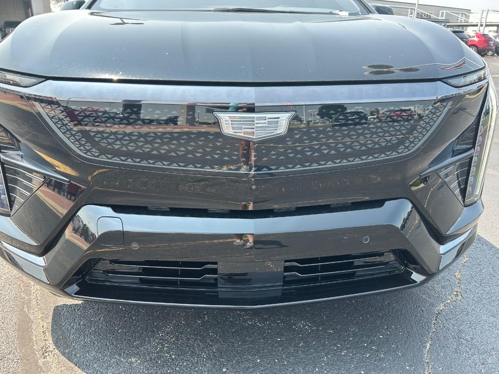 Cadillac OPTIQ Vehicle Full-screen Gallery Image 9