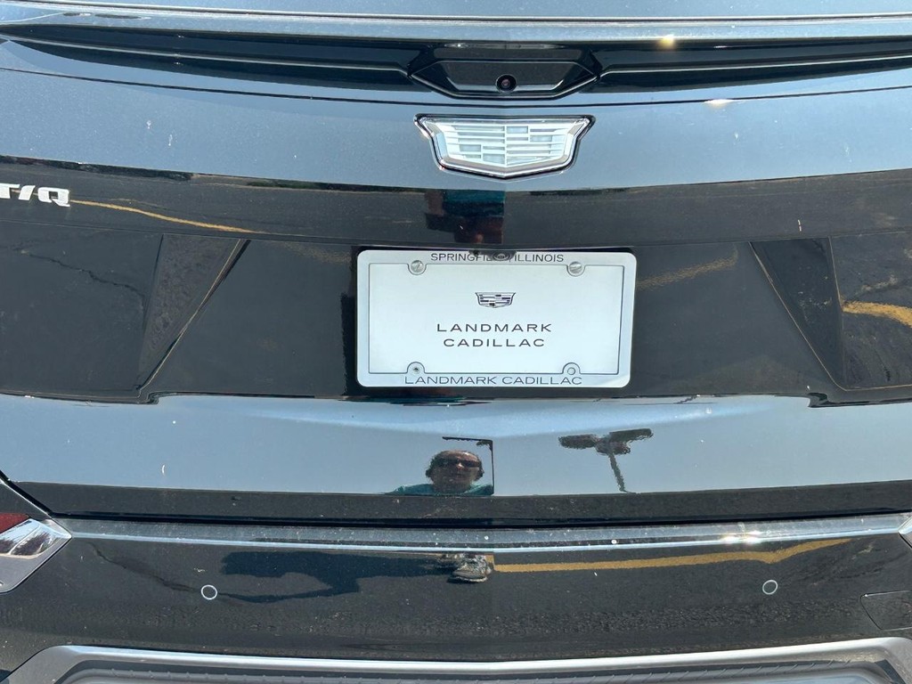 Cadillac OPTIQ Vehicle Full-screen Gallery Image 13