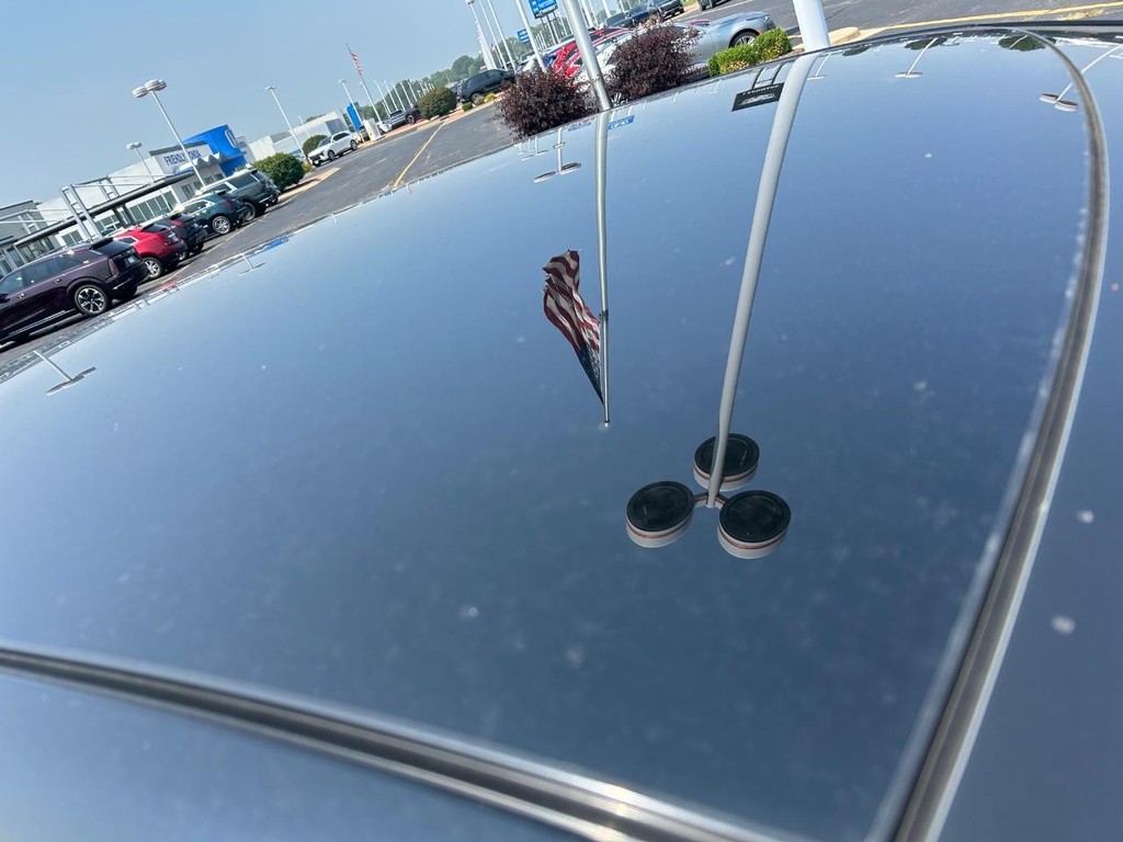 Cadillac OPTIQ Vehicle Full-screen Gallery Image 14