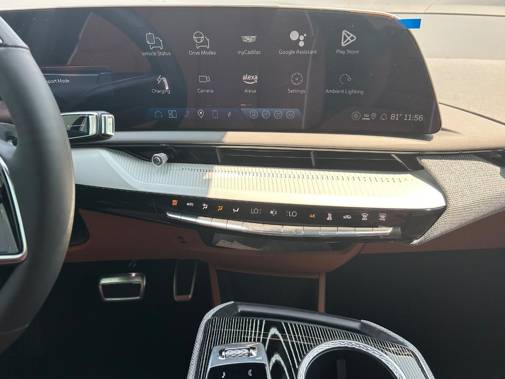 Cadillac OPTIQ Vehicle Full-screen Gallery Image 18