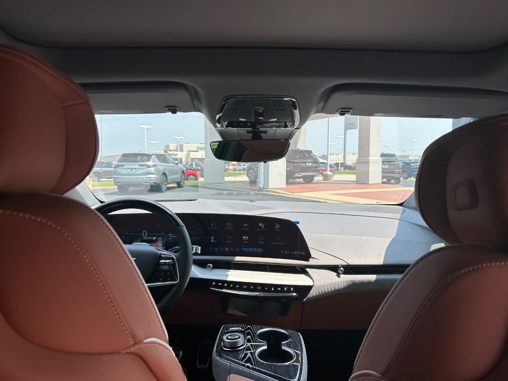 Cadillac OPTIQ Vehicle Full-screen Gallery Image 22