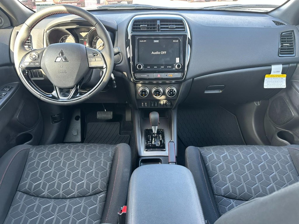 Mitsubishi Outlander Sport Vehicle Full-screen Gallery Image 5