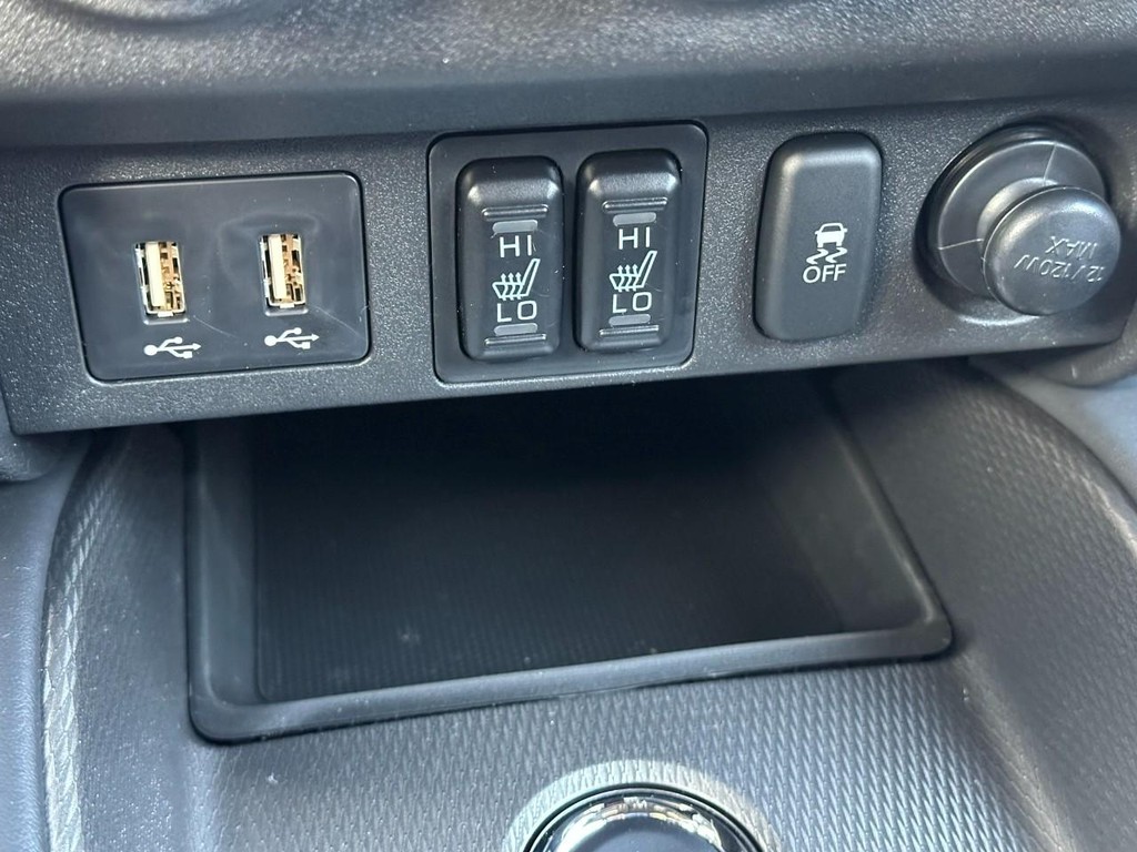 Mitsubishi Outlander Sport Vehicle Full-screen Gallery Image 14