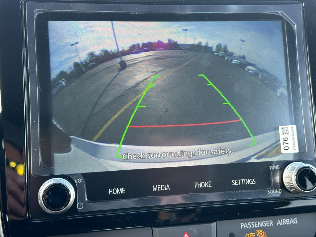 Mitsubishi Outlander Sport Vehicle Full-screen Gallery Image 15