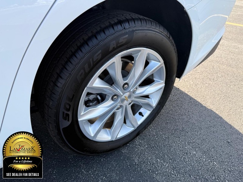 Chevrolet Malibu Vehicle Full-screen Gallery Image 20