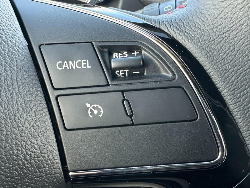 Mitsubishi Outlander Sport Vehicle Full-screen Gallery Image 12