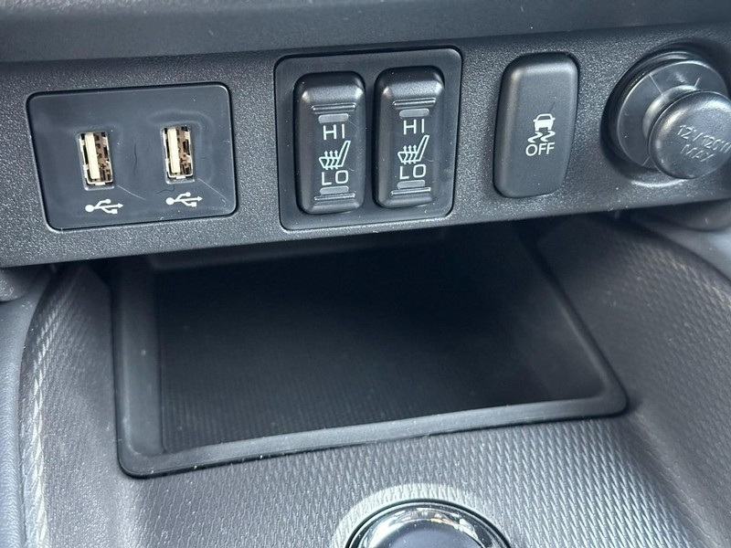 Mitsubishi Outlander Sport Vehicle Full-screen Gallery Image 14