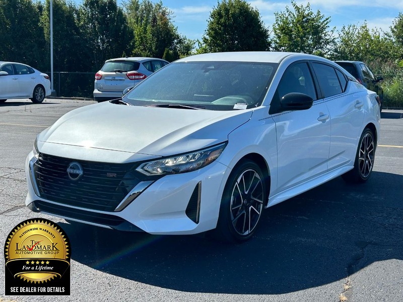 Nissan Sentra Vehicle Full-screen Gallery Image 5