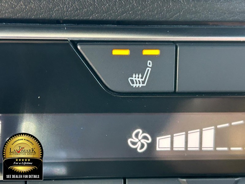 Nissan Sentra Vehicle Full-screen Gallery Image 14