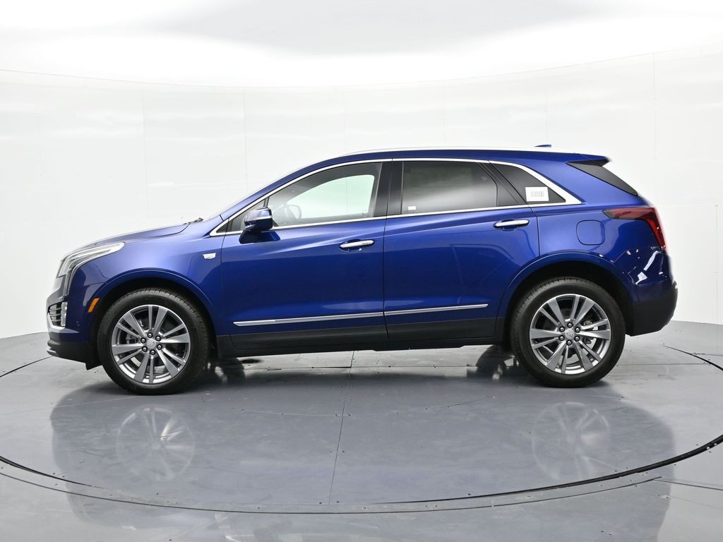 Cadillac XT5 Vehicle Full-screen Gallery Image 9