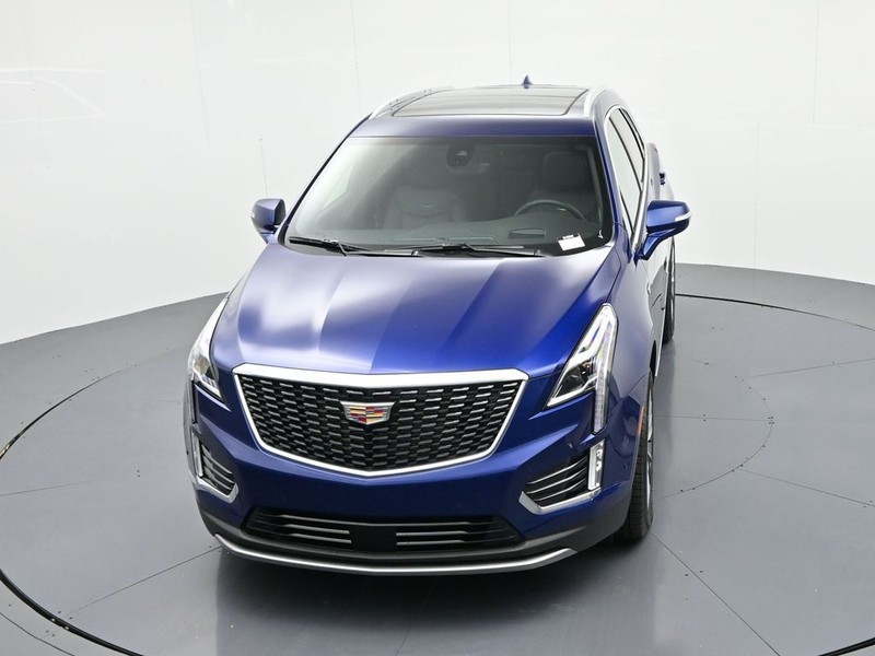 Cadillac XT5 Vehicle Full-screen Gallery Image 17