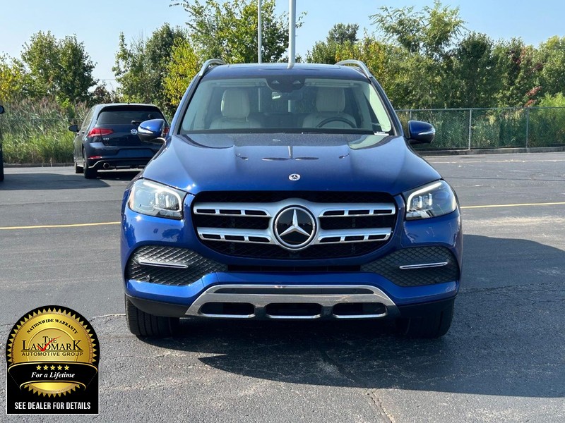 Mercedes-Benz GLS Vehicle Full-screen Gallery Image 4