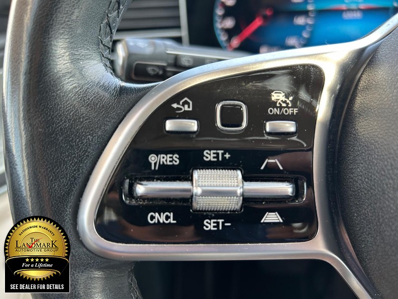 Mercedes-Benz GLS Vehicle Full-screen Gallery Image 10