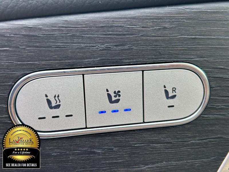 Mercedes-Benz GLS Vehicle Full-screen Gallery Image 14