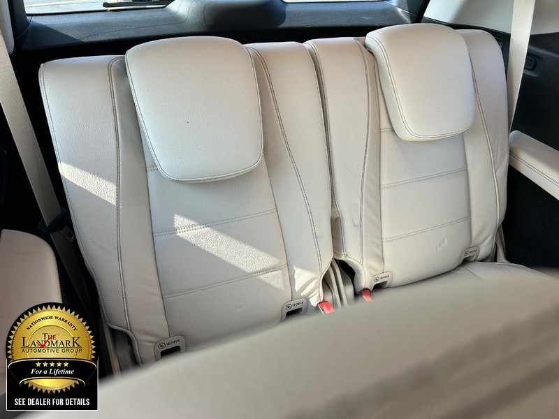 Mercedes-Benz GLS Vehicle Full-screen Gallery Image 19