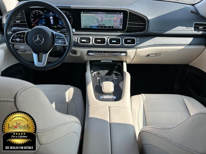 Mercedes-Benz GLS Vehicle Full-screen Gallery Image 20