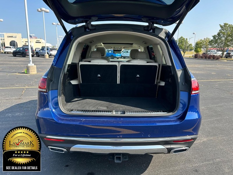 Mercedes-Benz GLS Vehicle Full-screen Gallery Image 23