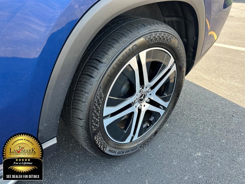 Mercedes-Benz GLS Vehicle Full-screen Gallery Image 24