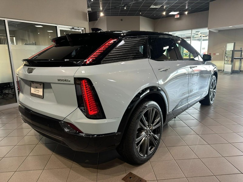 Cadillac OPTIQ Vehicle Full-screen Gallery Image 3