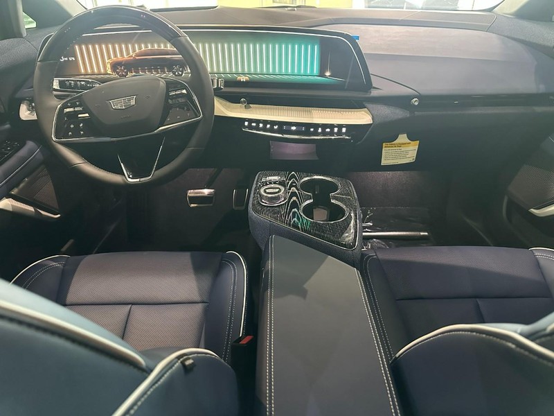 Cadillac OPTIQ Vehicle Full-screen Gallery Image 5