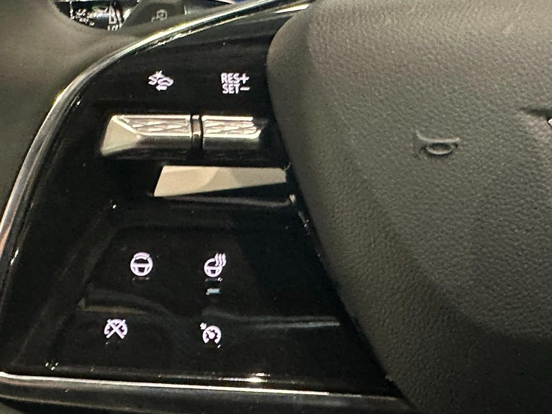 Cadillac OPTIQ Vehicle Full-screen Gallery Image 10