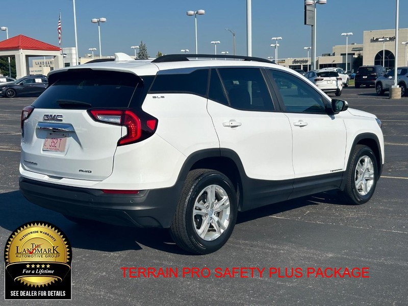 GMC Terrain Vehicle Full-screen Gallery Image 3