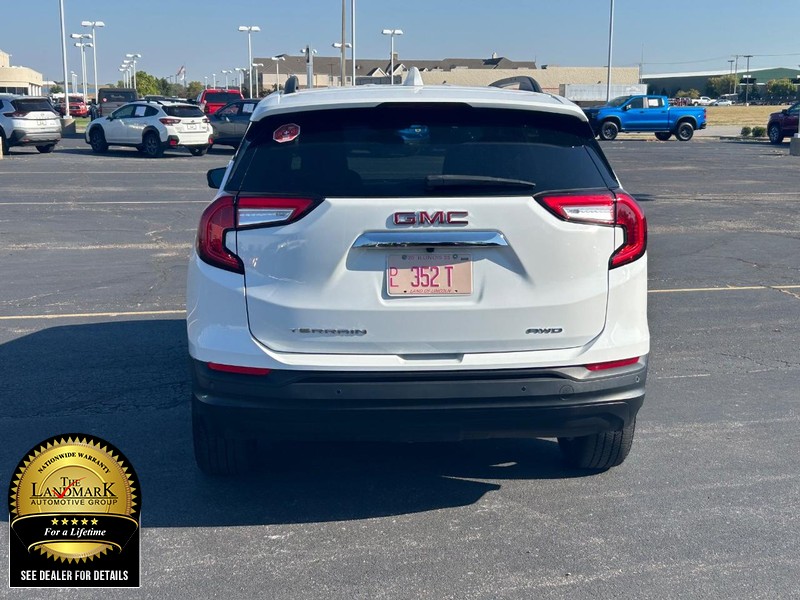 GMC Terrain Vehicle Full-screen Gallery Image 7