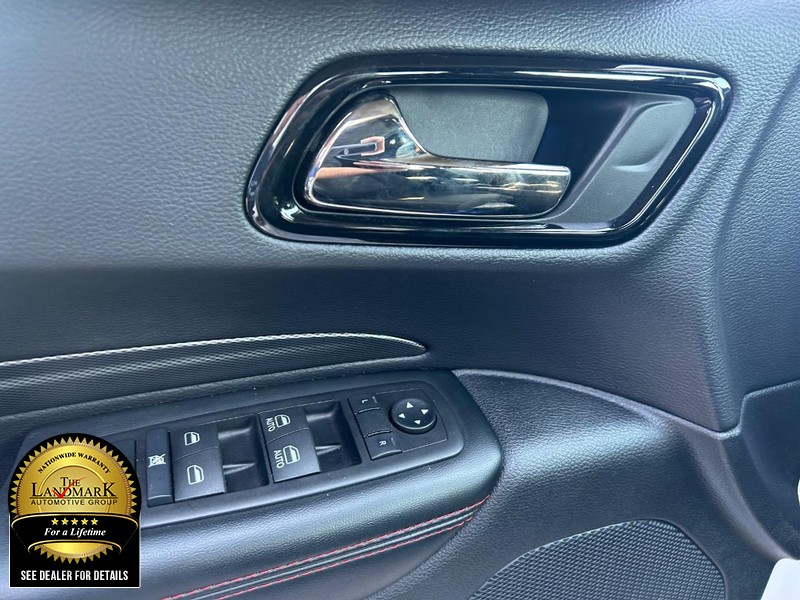 Dodge Durango Vehicle Full-screen Gallery Image 8