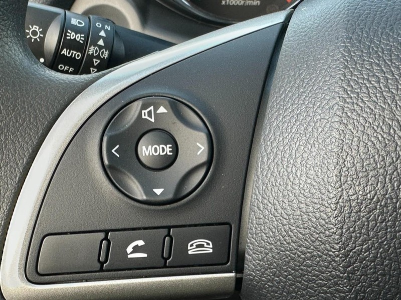 Mitsubishi Outlander Sport Vehicle Full-screen Gallery Image 11