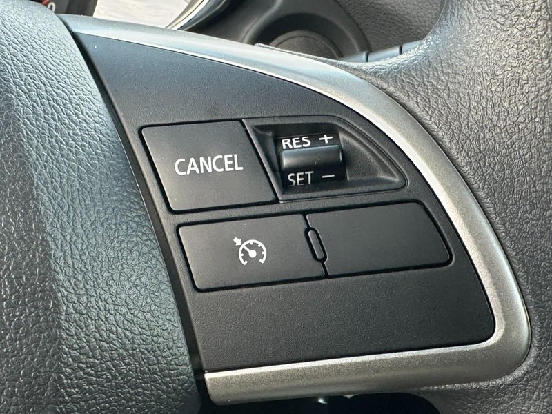 Mitsubishi Outlander Sport Vehicle Full-screen Gallery Image 12