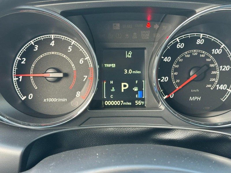 Mitsubishi Outlander Sport Vehicle Full-screen Gallery Image 13