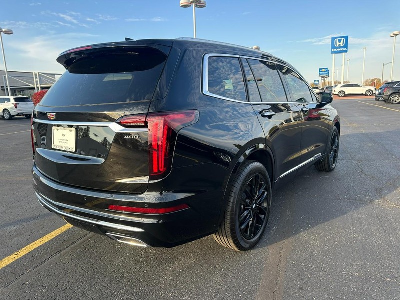 Cadillac XT6 Vehicle Full-screen Gallery Image 3
