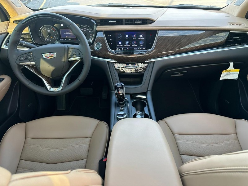 Cadillac XT6 Vehicle Full-screen Gallery Image 6