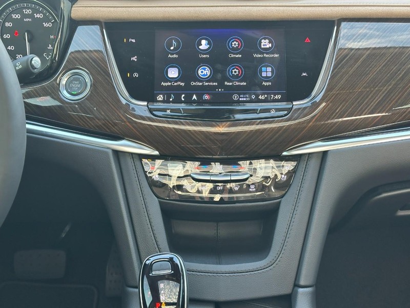 Cadillac XT6 Vehicle Full-screen Gallery Image 8