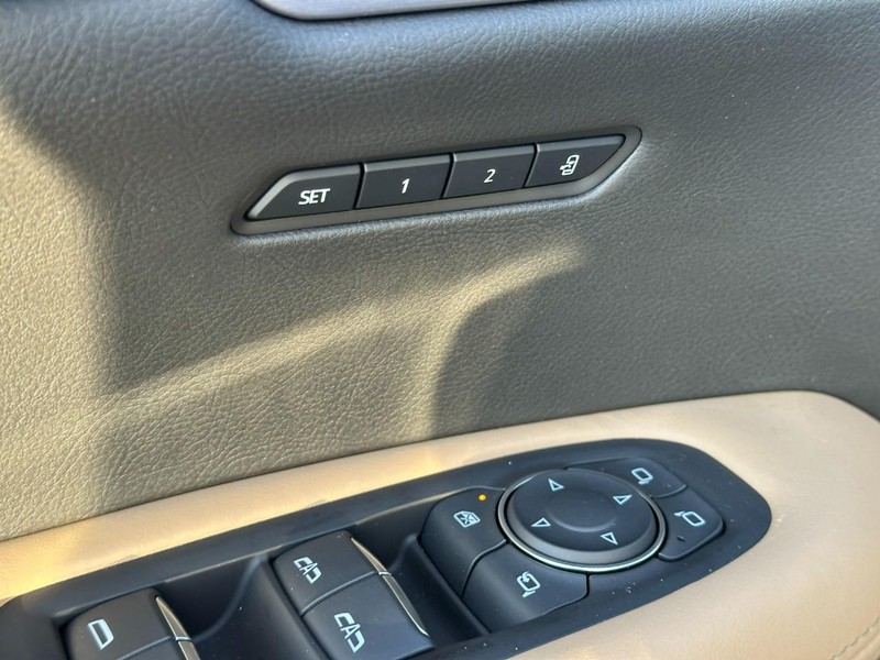 Cadillac XT6 Vehicle Full-screen Gallery Image 11