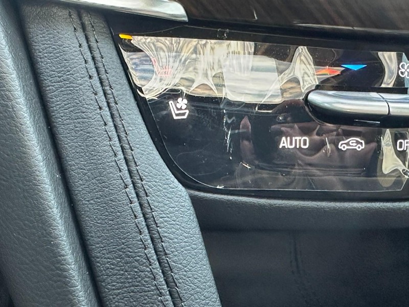 Cadillac XT6 Vehicle Full-screen Gallery Image 16