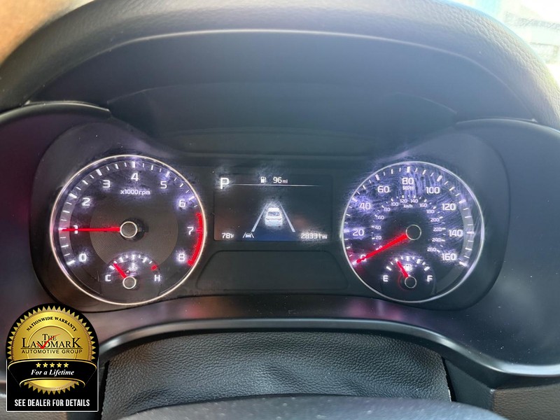 Kia Forte Vehicle Full-screen Gallery Image 12