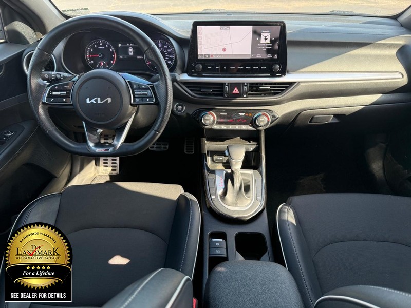 Kia Forte Vehicle Full-screen Gallery Image 16