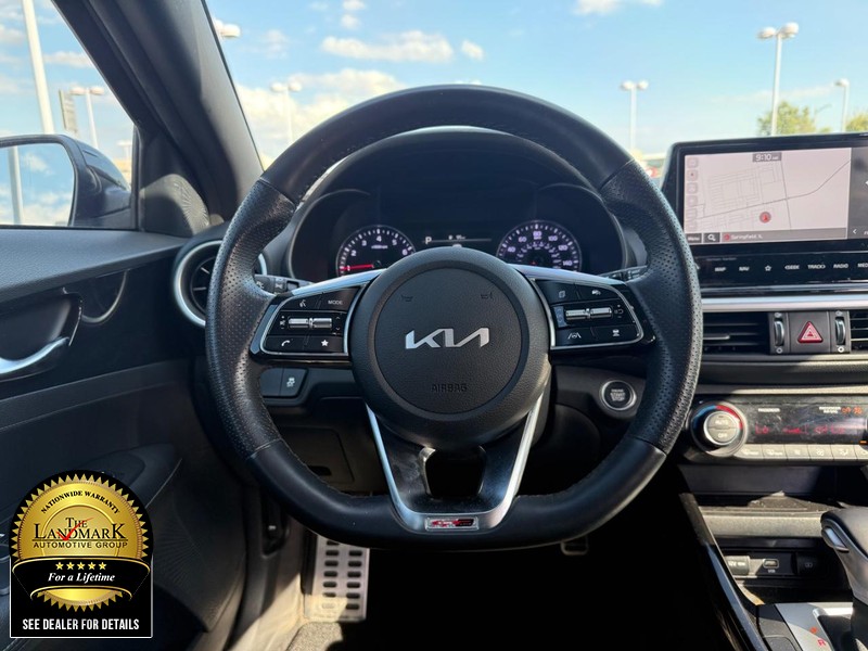 Kia Forte Vehicle Full-screen Gallery Image 17