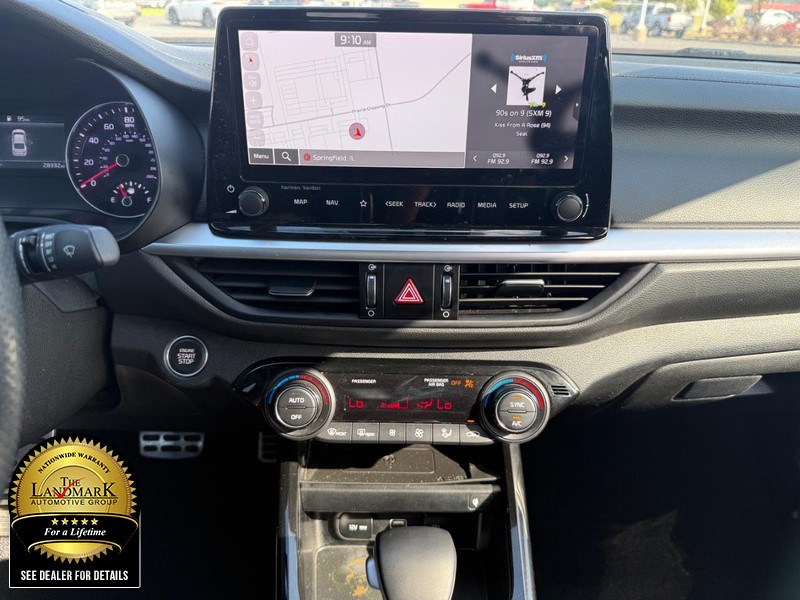 Kia Forte Vehicle Full-screen Gallery Image 18