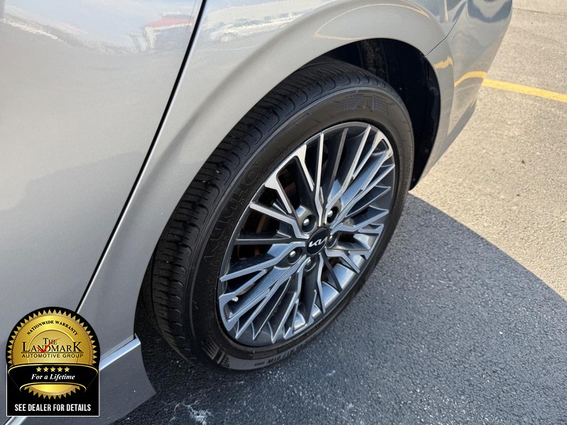 Kia Forte Vehicle Full-screen Gallery Image 20