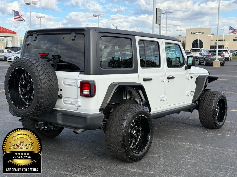 Jeep Wrangler Unlimited Vehicle Full-screen Gallery Image 3