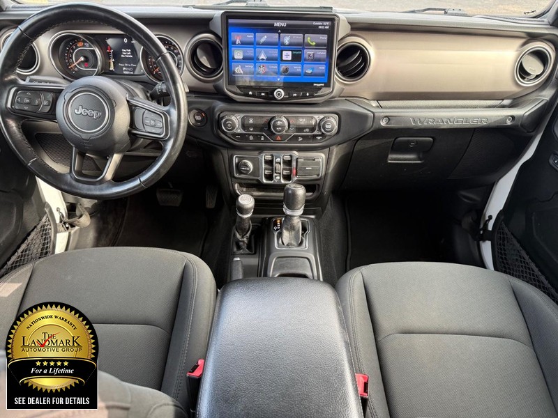 Jeep Wrangler Unlimited Vehicle Full-screen Gallery Image 15