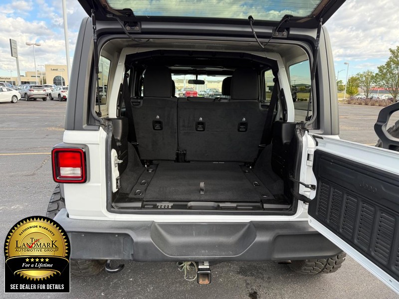 Jeep Wrangler Unlimited Vehicle Full-screen Gallery Image 18