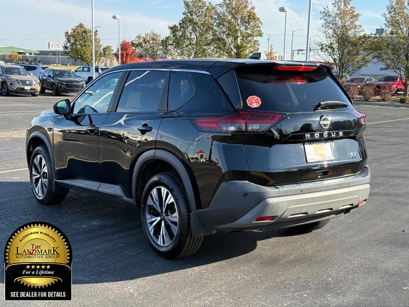 Nissan Rogue Vehicle Full-screen Gallery Image 6