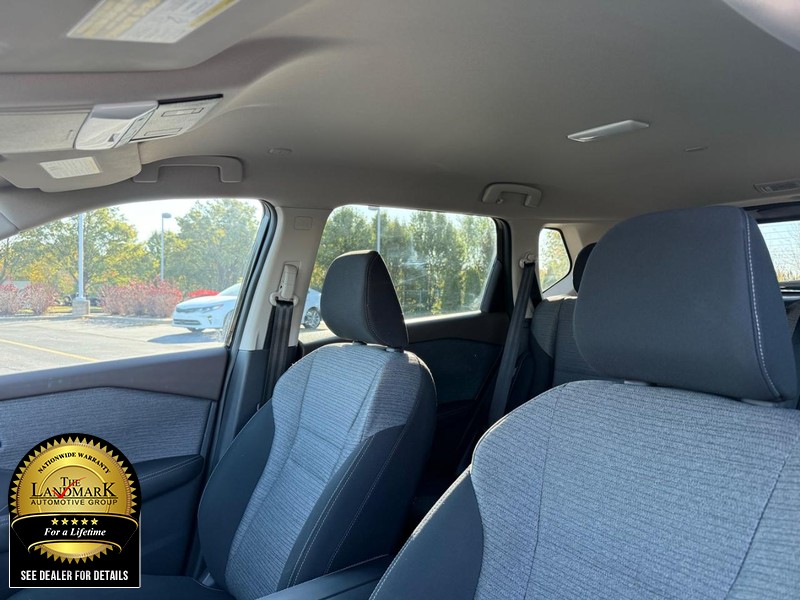 Nissan Rogue Vehicle Full-screen Gallery Image 9