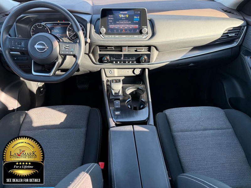 Nissan Rogue Vehicle Full-screen Gallery Image 15