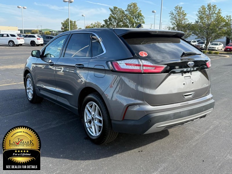 Ford Edge Vehicle Full-screen Gallery Image 6